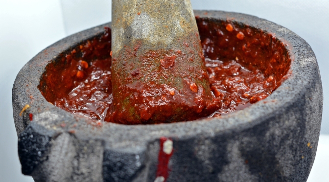 El molcajete: Un utensilio de la cocina tradicional mexicana